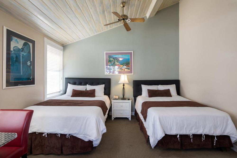 Queen Room with Two Queen Beds interior